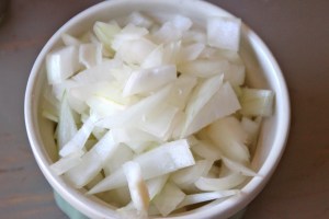 10-year-old chopped the onions.