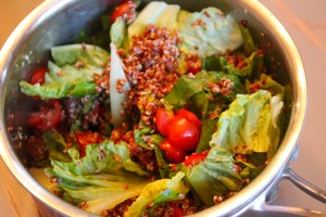 Quinoa, tomato, lettuce blend.
