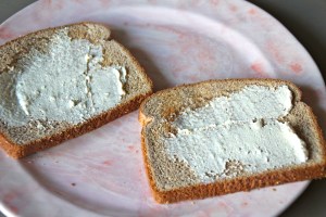 Spread some more cashew mayo or hummus.